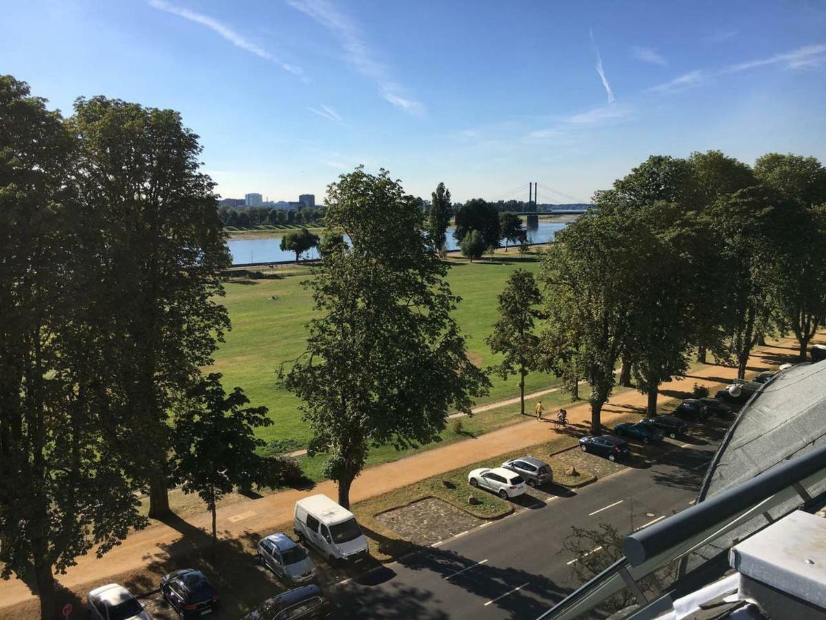 Appartement Luxury Rooftop Loft With River View 10Min To City à Düsseldorf Extérieur photo